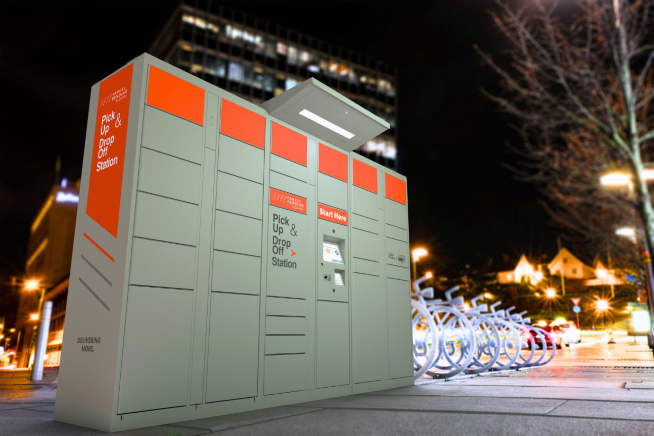 PPbQ parcel lockers at night